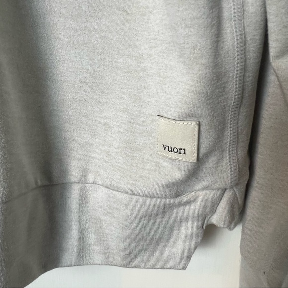 Vuori Women’s Gray Lightweight Hooded Pullover Stretch Activewear – Sz S - Picture 5 of 6